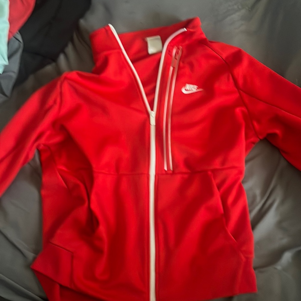 Large red nike club zip up fleece